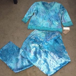 Nwt satin pajama set bySensara